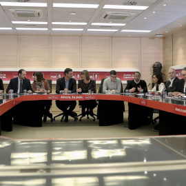 El secretario general del PSOE, Pedro Sánchez, preside la reunión de la Permanente del PSOE, celebrada en la sede de Ferraz. EFE/ Ballesteros
