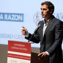 Albert Rivera durante su intervención en Ávila. (RAÚL SANCHIDRIÁN | EFE)