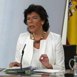 La ministra Portavoz Isabel Celaá, durante la rueda de prensa celebrada tras el Consejo de Ministros en el Palacio de la Moncloa. EFE/Paco Campos