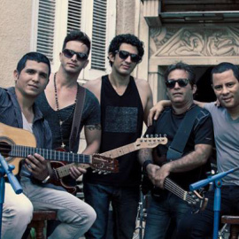 Israel Rojas (segundo por al derecha) lidera el grupo cubano Buena Fe.