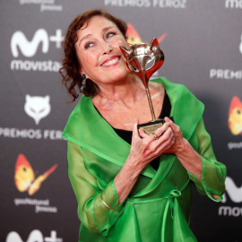 Verónica Forqué con su Feroz de Honor. "Nunca he rodado una película dirigida por una mujer. Me gustaría hacer una antes de morirme". Duras declaraciones.