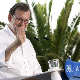El candidadto del Partido Popular, Mariano Rajoy, durante el mitin electoral en Torrevieja. / EFE