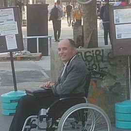 Un conductor hace bajar a todos los pasajeros de su autobús por no ayudar a un hombre en silla de ruedas a subir./TWITTER
