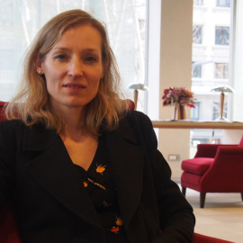 La filósofa Corinne Pelluchon, durante la entrevista con Público. / Queralt Castillo Cerezuela.