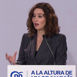 Vídeo | Ayuso dibuja una juventud sin "tesón" ni "paciencia", "que lo tiene todo" y que está "aislada socialmente"