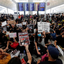 Protestas en el aeropuerto de Hong Kong. Reuters