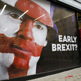 Un cartel en una tienda de Londres. - REUTERS
