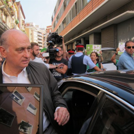 La PAH le hace un escrache a Cospedal y Fernández Díaz mientras veían el partido España-Chequia. EUROPA PRESS