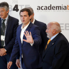 El líder de Ciudadanos, Albert Rivera, a su llegada al Palacio de Congresos de Madrid, donde se ha celebrado el único debate a cuatro de la campaña del 26-J. REUTERS/Juan Medina