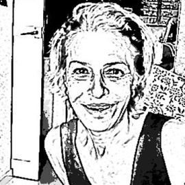 Antonia Posito, en su casa del barrio madrileño de Tetuán. / HENRIQUE MARIÑO