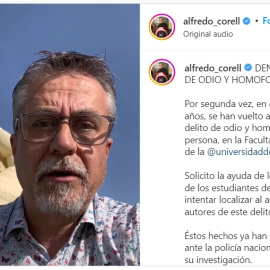 El profesor Alfredo Corell denuncia por redes sociales un delito de odio homófobo, a 25 de octubre de 2022.