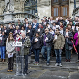 Foto de archivo de Joseba Azkarraga y otros miembros de Sare, en Bilbao. / EFE