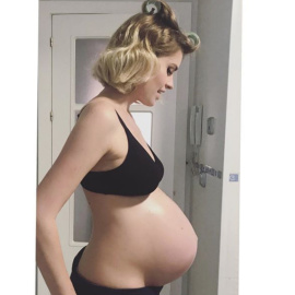 Adriana Abenia a puntito de dar a luz nos muestra su tripa