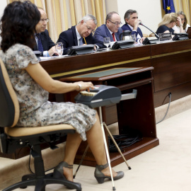 El gobernador del Banco de España, Luis María Linde, durante su última comparecencia en el Congreso, donde habló de las pensiones. REUTERS/Susana Vera