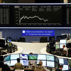Las bolsas europeas vuelven a caer tras las encuestas que dan ventaja al Brexit. REUTERS/Ralph Orlowski