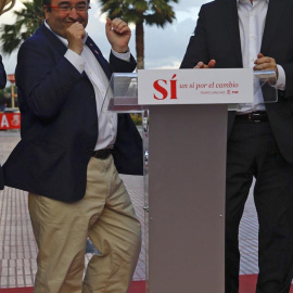 Iceta y Gabilondo bailan tras el mitin del PSOE en Getafe. EFE/J.P.Gandul