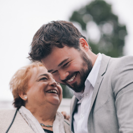 La uruguaya Ana Surra junto a Gabriel Rufián.