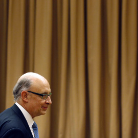 El ministro de Hacienda, Cristóbal Montoro, en una comparecencia en la Comisión Presupuestos en el Congreso de los Diputados. EFE/Javier Lizón
