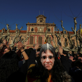 Protesta frente al Parlament de Catalunya. - REUTERS
