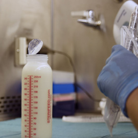 Lactalis no descarta que bebés hayan consumido leche contaminada desde 2005. EFE/Archivo