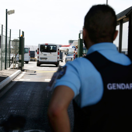 Un gendarme francés, en Niza. REUTERS/Eric Gaillard