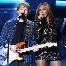 Ed Sheeran y Beyoncé durante su actuación en el festival Global Citizen Mandela 100/EFE