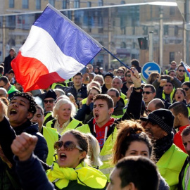 Manifestantes de los 'chalecos amarillos' en Francia. / REUTERS - JEAN-PAUL PELISSIER
