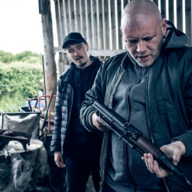 La Policía de Belfast se enfrenta a unos narcotraficantes en la serie ‘Blue Lights’. / Movistar Plus+