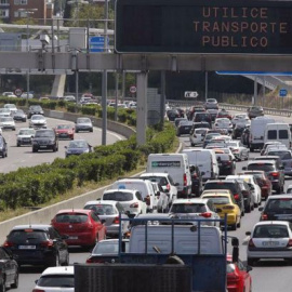 Imagen de archivo del tráfico en la incorporación a la A-1 desde la M-30, a la salida de Madrid | EFE