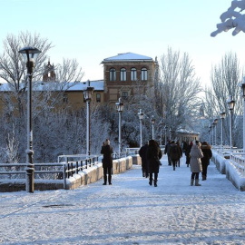 Aspecto que presenta la capital leonesa en medio del temporal de frío y nieve. / EFE