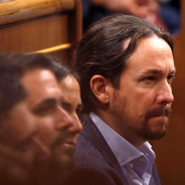 El líder de Unidos Podemos, Pablo iglesias, durante el acto de conmemoración del cuarenta aniversario de la Constitución presidido por el Rey en el Congreso. EFE/Kiko Huesca