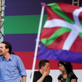 El secretario general de Podemos, Pablo Iglesias, durante el mitin que la coalición Unidos Podemos ha celebrado hoy en Vitoria. EFE/David Aguilar