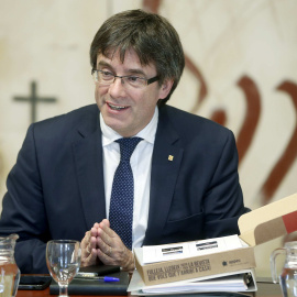 El presidente de la Generalitat, Carles Puigdemont, durante la reunión semanal del Govern. EFE/Andreu Dalmau