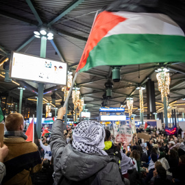 Protestas pro palestinas en el aeropuerto Schiphol de Amsterdam, a 14 de noviembre de 2023.