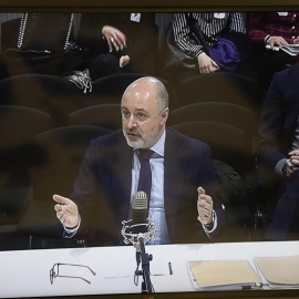 Fotografía tomada del monitor de la sala de prensa de la Audiencia Nacional, de la declaración del ex vicesecretario del PP valenciano David Serra, durante el juicio por la supuesta financiación ilegal del PP de Valencia a t