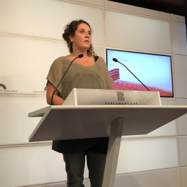 Núria Gibert, portavoz de la CUP, durante una rueda de prensa. EUROPA PRESS