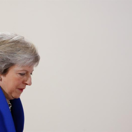 12/12/2018.- Foto de archivo de la primera ministra británica, Theresa May, mientras da una rueda de prensa a la conclusión del Consejo Europeo en Bruselas (Bélgica) el 25 de noviembre de 2018. May tendrá que enfrentarse hoy, 12 de diciembr