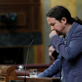 El líder de Podemos, Pablo Iglesias, llega al Congreso en una jornada en la que el presidente del Gobierno, Pedro Sánchez, comparece ante el pleno para hablar de la situación en Catalunya. EFE/Zipi