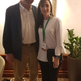 La responsable de CELVYT, Victoria Villarruel, con el secretario general de Vox, Javier Ortega Smith, en abril pasado. FACEBOOK DE VICTORIA VILLARRUEL