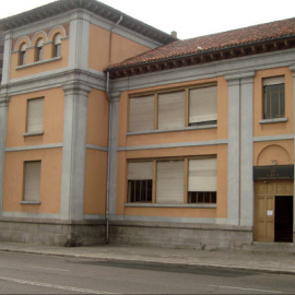 Edificio de la calle Francos Rodríguez de la capital, vacío desde la marcha de la UNED. Blog Conocer Madrid