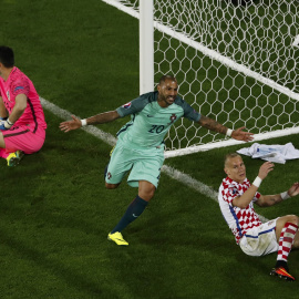 Ricardo Quaresma celebra el gol que ha marcado en el minuto 116 que da el pase a cuartos a Portugal. /REUTERS