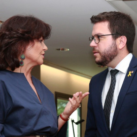 El vicepresidente de la Generalitat, Pere Aragonès, junto a la vicepresidenta del Gobierno central, Carmen Calvo. EFE/Archivo