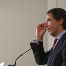 El expresidente del Gobierno y presidente de FAES, José María Aznar, durante su intervención en la inauguración de las jornadas 'Presente y futuro del debate ideológico', dentro de los cursos de verano de la Universidad Complutense que se c