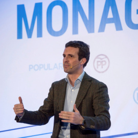 El presidente del PP, Pablo Casado, interviene en un acto en el que se confirma al líder de los populares extremeños, José Antonio Monago.- Esteban Martinena/EFE