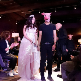 Desfile del movimiento MeToo durante la New york Fashion Week./ REUTERS