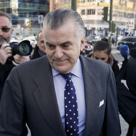 Luis Bárcenas, a su llegada a los Juzgados de Plaza Castilla, en Madrid. REUTERS/Andrea Comas