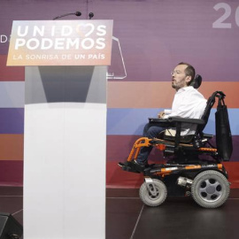 El secretario de Organización de Podemos, Pablo Echenique, durante su comparecencia posterior a la reunión que el Consejo de Coordinación del partido. / EFE