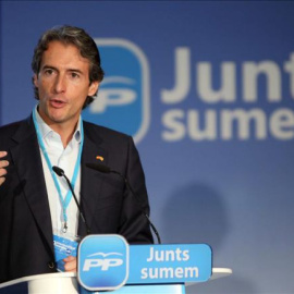 El alcalde de Santander, Íñigo de la Serna, interviene en un acto del Partido Popular. EFE