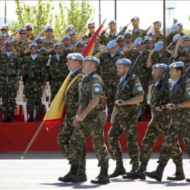 Los militares españoles desplegados en el sur del Líbano celebraron hoy el Día de la Hispanidad, en la base Miguel Cervantes, con un desfile y un acto en el que se rindió homenaje a los caídos. EFE