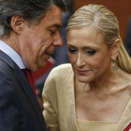 Cristina Cifuentes, presidenta de la Comunidad de Madrid, junto a Ignacio González. EFE